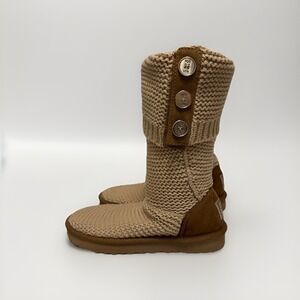 UGG Purl Cardy Knit Boot size 6 Small Mark On Back Of Boot Near Ugg Label